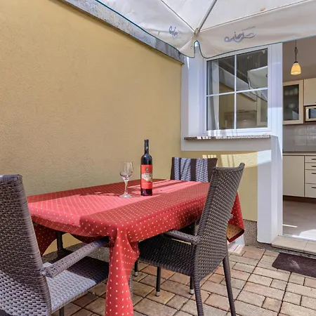 Nino-5 By Interhome Poreč