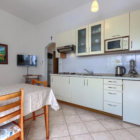 Apartment Nino-5 By Interhome