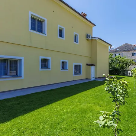 Apartman Nino-5 By Interhome *