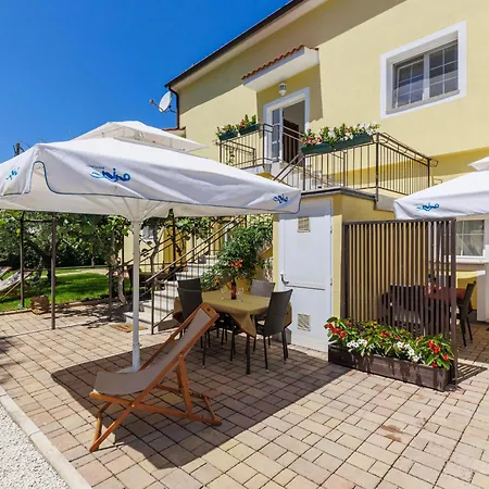 Apartment Nino-5 By Interhome *